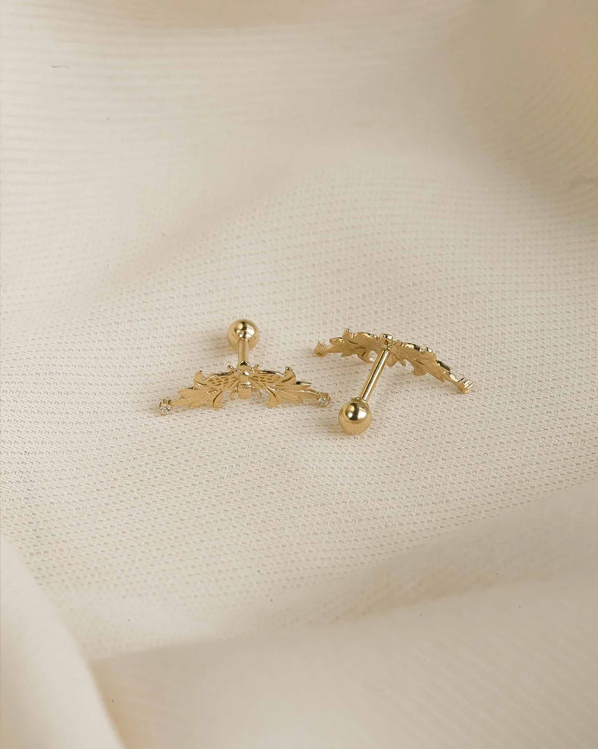 14K Solid Gold Bee Curve Single Stud