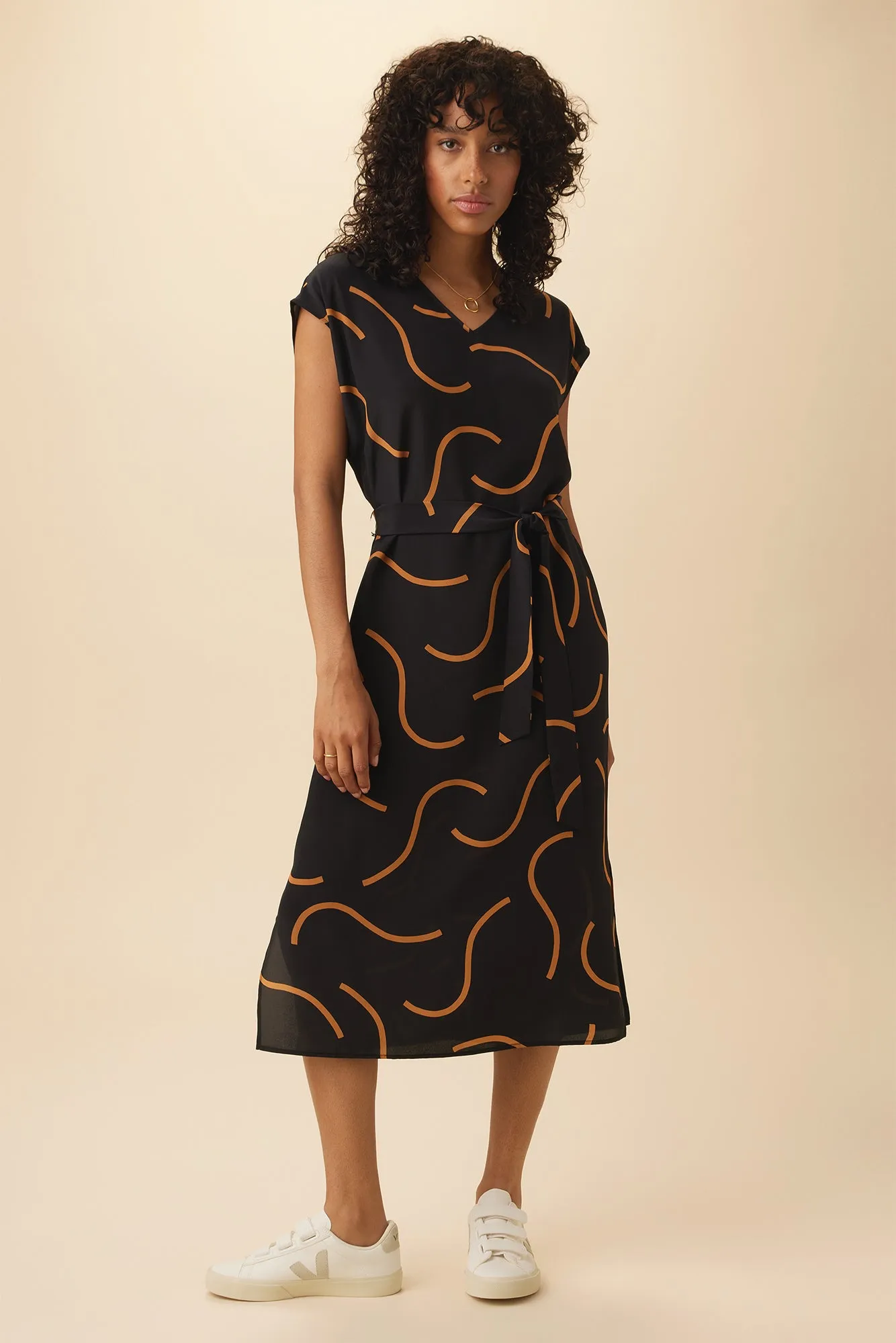 Cindra Washable Silk Midi Dress - Waves Caramel