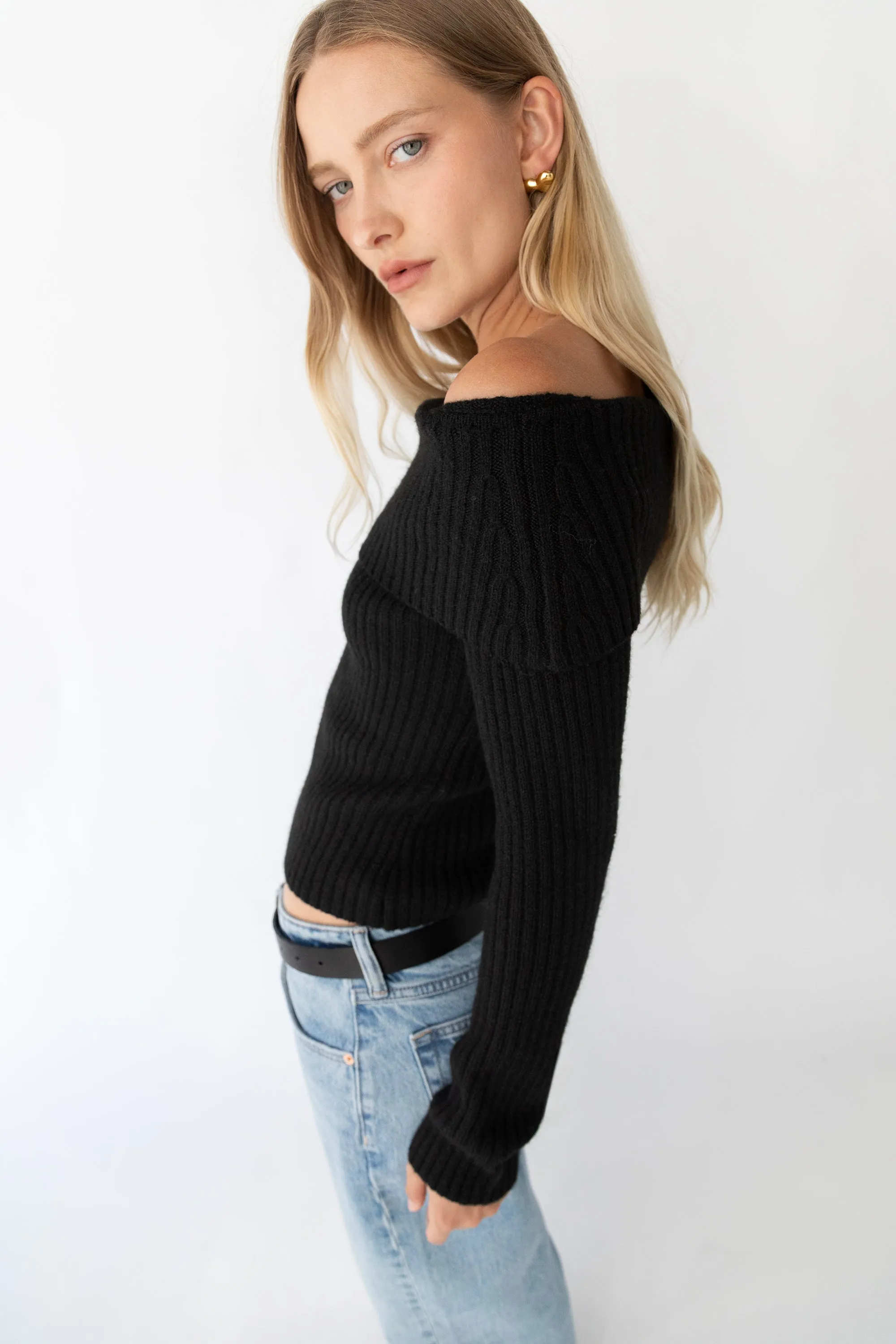 CROPPED OFF THE SHOULDER SWEATER