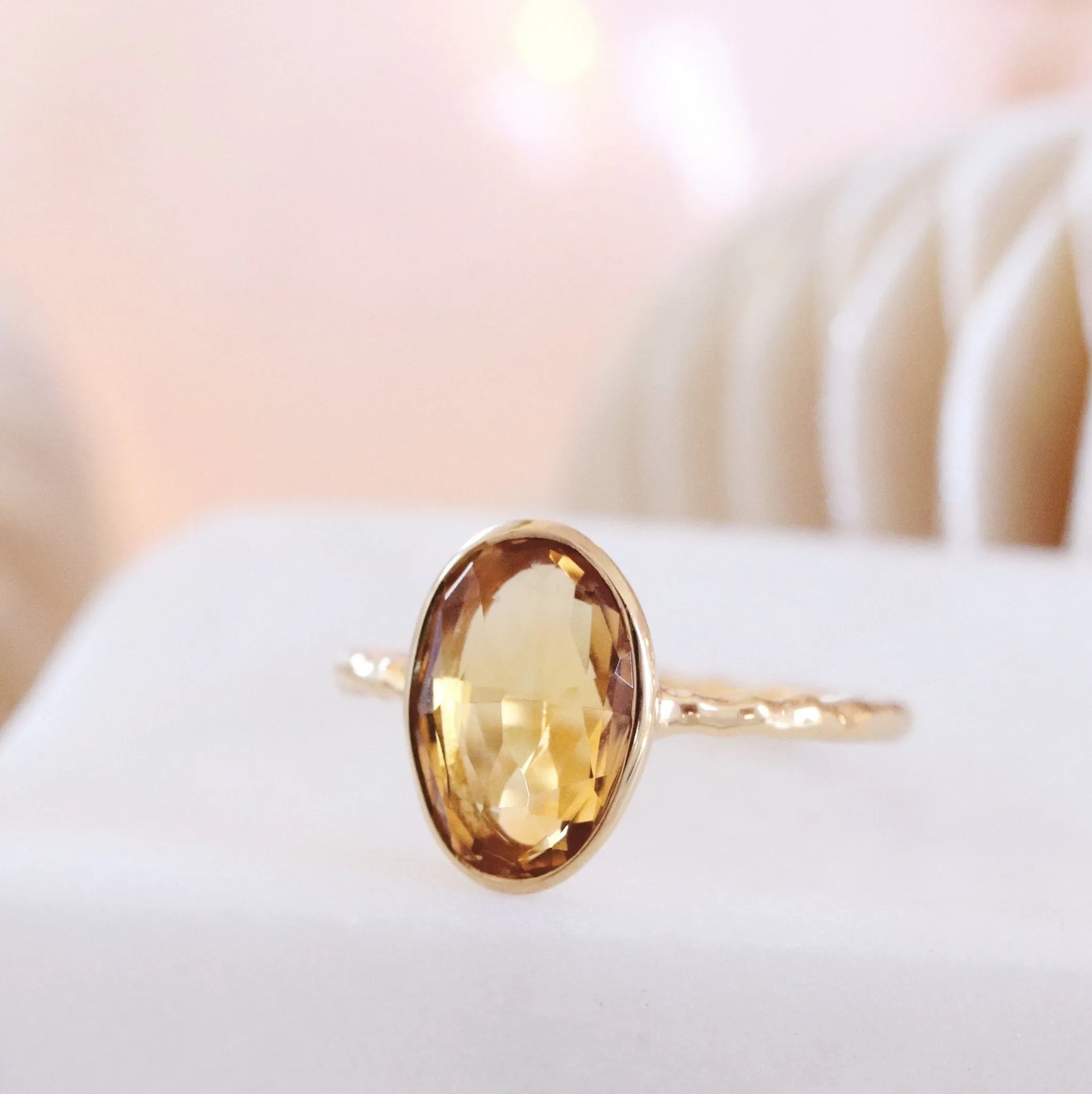 PROTECT OVAL RING - CITRINE & GOLD