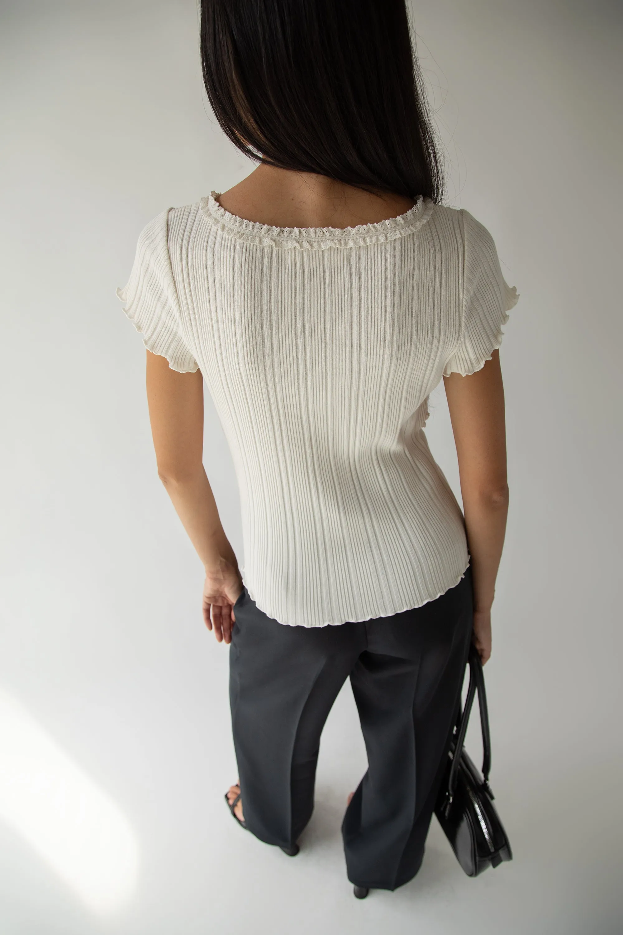 SHORT SLEEVE TOP WITH LACE V-NECKLINE