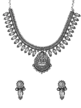 Yellow Chimes Oxidised Jewellery Set for Women Authentic Kolhapuri Work Handmade Silver Traditional Choker Necklace Sets for Women and Girls.